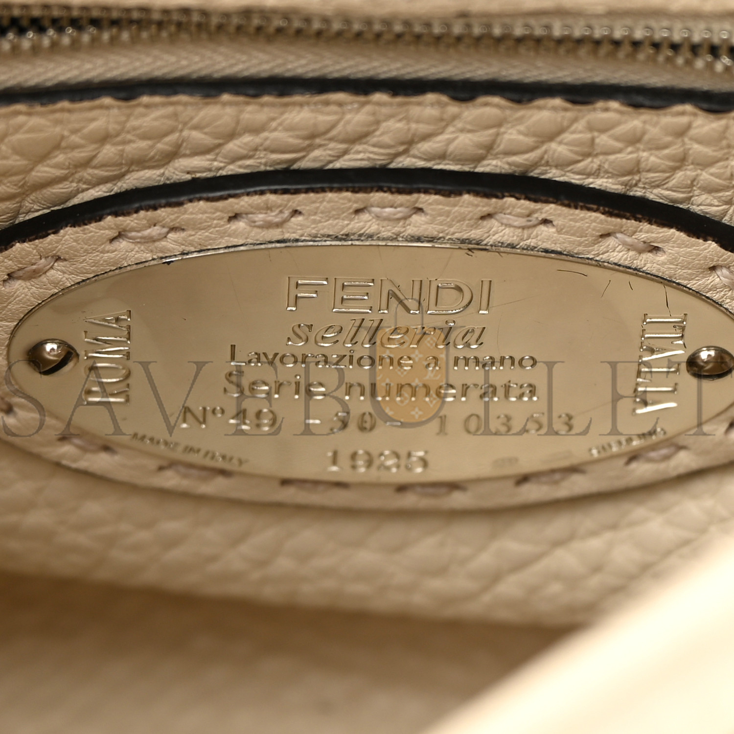 FENDI CUOIO ROMANO SELLERIA MINI PEEKABOO ICONIC SATCHEL LATTE (23*17*12cm) FENDI CUOIO ROMANO SELLERIA MINI PEEKABOO ICONIC SATCHEL LATTE (23*17*12cm)